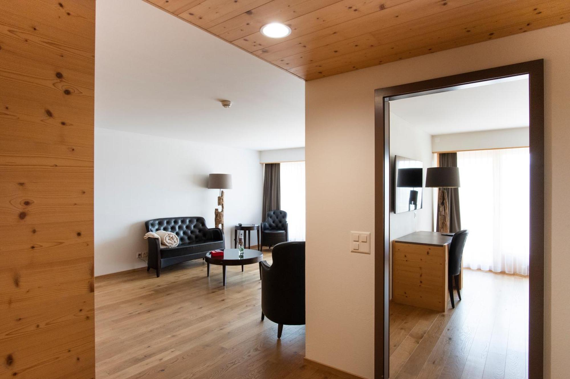 Hotel Cailler & Bains De La Gruyere Шарме Екстериор снимка