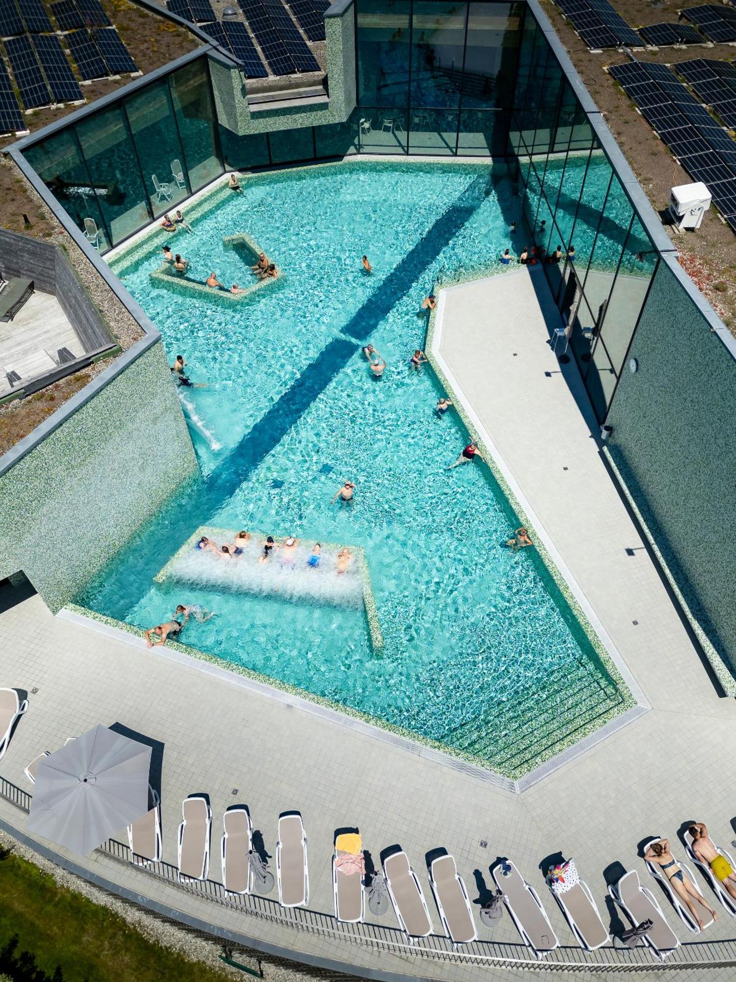 Hotel Cailler & Bains De La Gruyere Шарме Екстериор снимка
