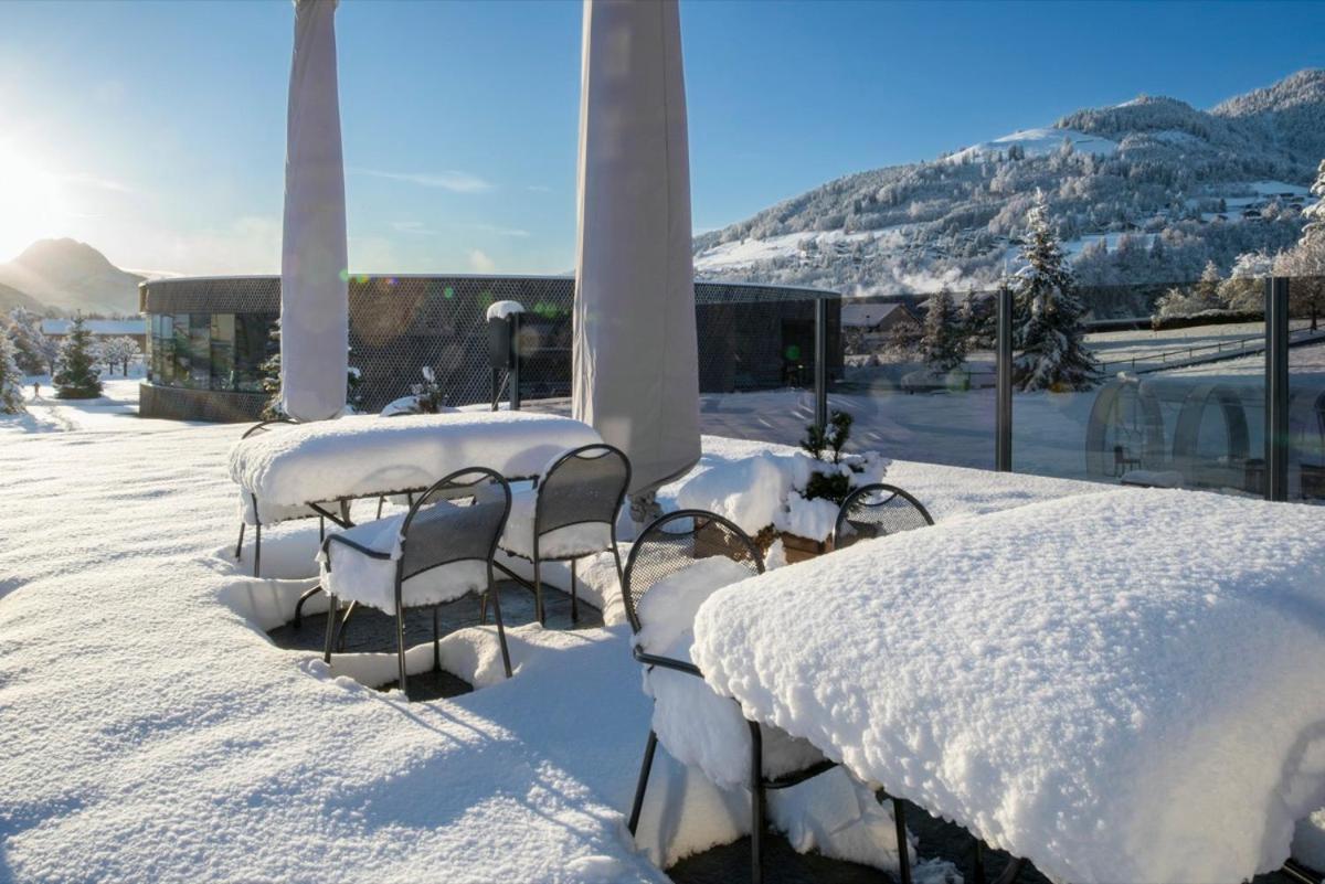 Hotel Cailler & Bains De La Gruyere Шарме Екстериор снимка
